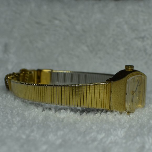 VTG Pulsar Gold Tone Quartz Watch w/ Safety Chain - Picture 7 of 15